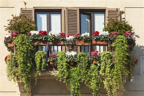 Hanging Balcony: