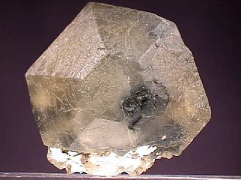 Hanksite: Unraveling the Remarkable 22-Sided Mineral with 10,000+ Uses