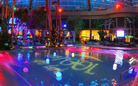 Harrah's Waterfront Pool After Dark: