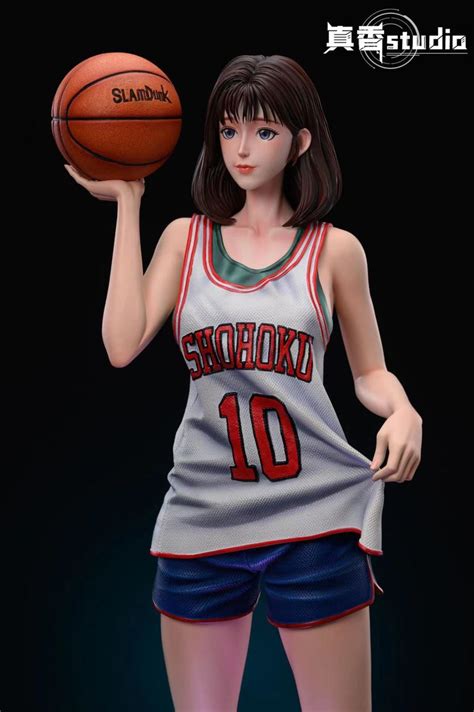 Haruko Akagi: The Trailblazing Female Slam Dunk Pioneer