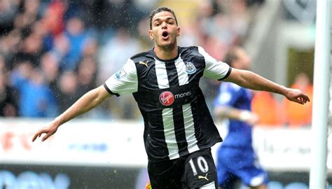 Hat-trick de Ben Arfa impulsiona Newcastle United à vitória sobre o Arsenal