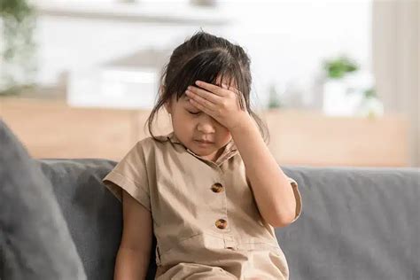 Headache and Your Child A guide to causes and tips to dealing with headaches in young children Reader