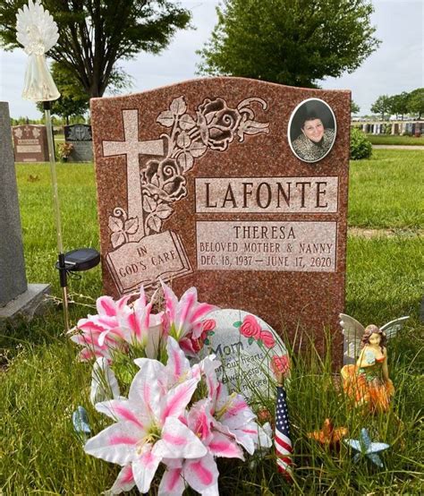 Headstone for Mom: A Lasting Tribute to Her Memory