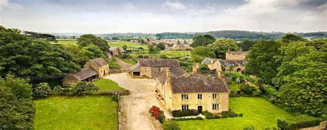 Heart of the Cotswolds England Love Abroad BandB Volume 1 PDF