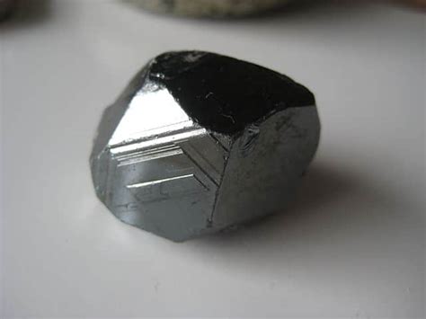 Hematite Magnetic: A Guide to Its Properties and Applications