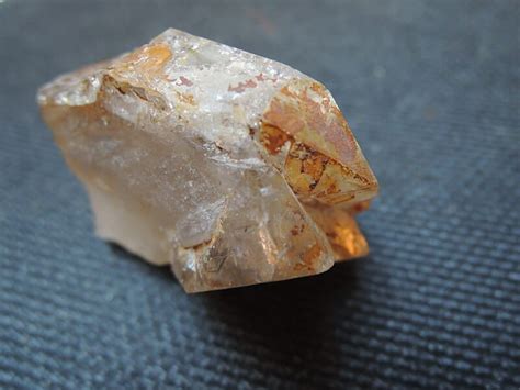 Hematite Quartz: A Comprehensive Guide to Its Properties, Benefits, and Applications