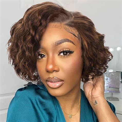 Here are 6 of the best short wavy lace front wigs for 2025: