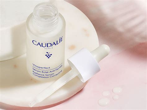 Here are just a few of the benefits of using Caudalie Vinoperfect Serum: