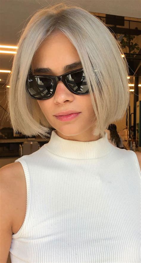 Highlight Your Beauty with a Chic Chin-Length Blonde Bob