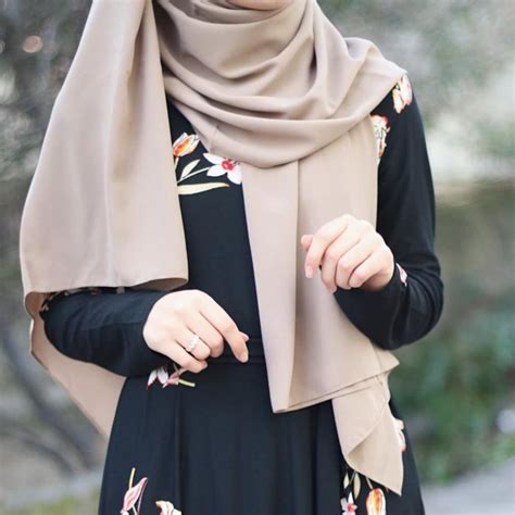 Hijab Near Me: A Comprehensive Guide to Finding the Perfect Headscarf