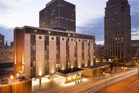 Hilton Hotels in Wisconsin: A Guide to 10+ Properties