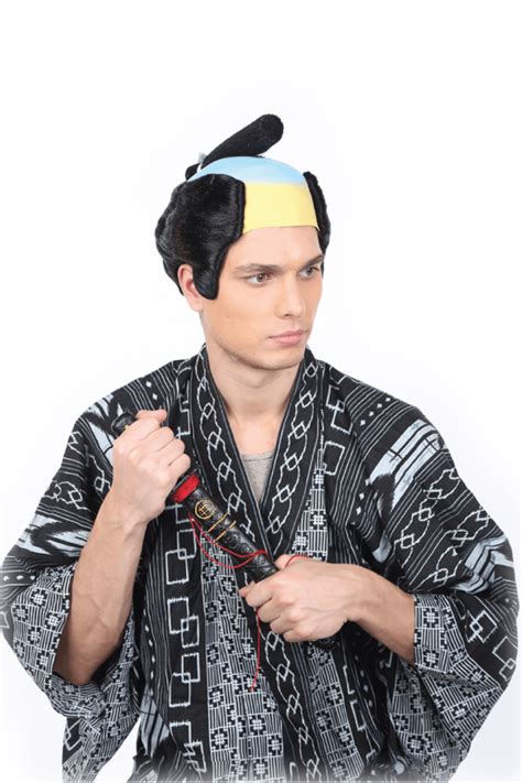 Historical Origins: The Emergence of the Samurai Wig