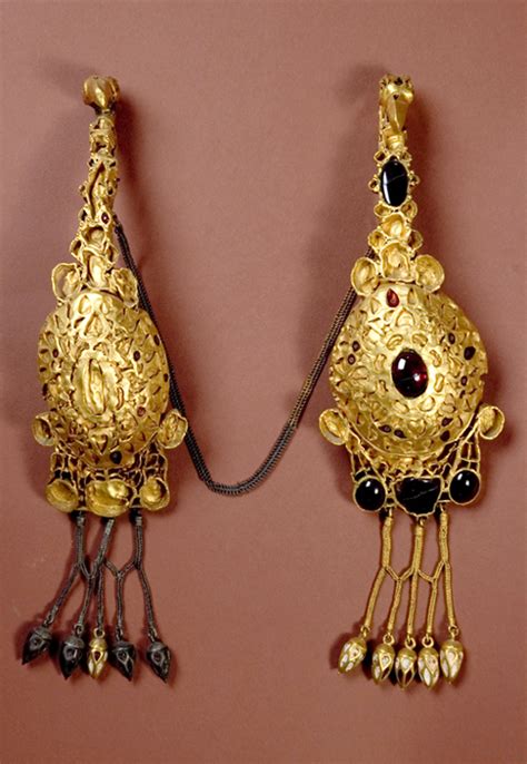 Historical Significance of Geto Earrings