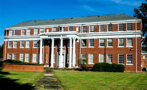 Historically Black Colleges in Virginia: 25+ Preserving Black Excellence & Community