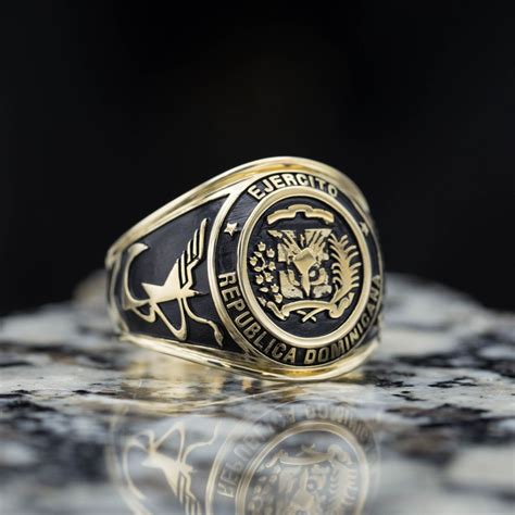 History and Meaning of the Yale Class Ring