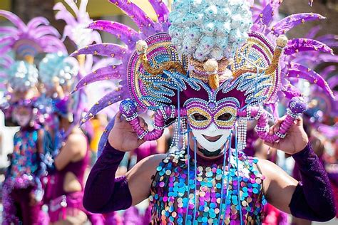 History of Mardi Gras Outfits