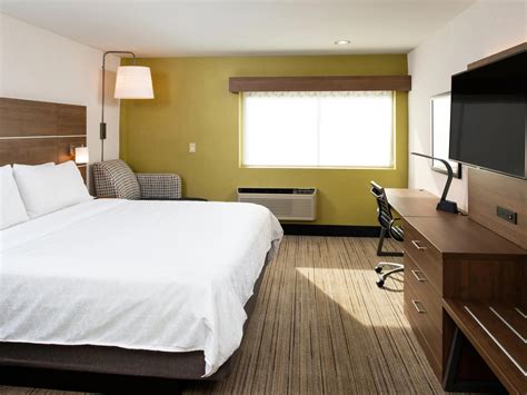 Holiday Inn Express - Downtown West: Your Gateway to Convenience and Comfort