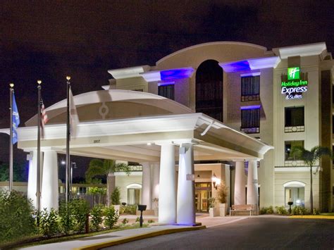 Holiday Inn Express Busch Gardens Tampa FL: Your Gateway to Unforgettable Adventures