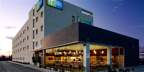 Holiday Inn Express Málaga: 10 Reasons to Stay for Your Next Trip