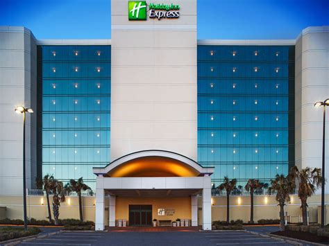 Holiday Inn Express Virginia Beach: Your Gateway to Endless Summer Adventures