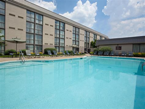 Holiday Inn Riverfront KY: Your Gateway to Unforgettable Adventures