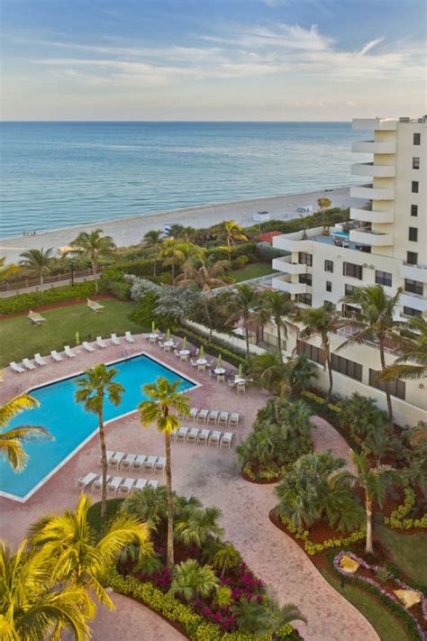 Holiday Inn South Beach Miami: 10,000 Words of Unforgettable Experiences