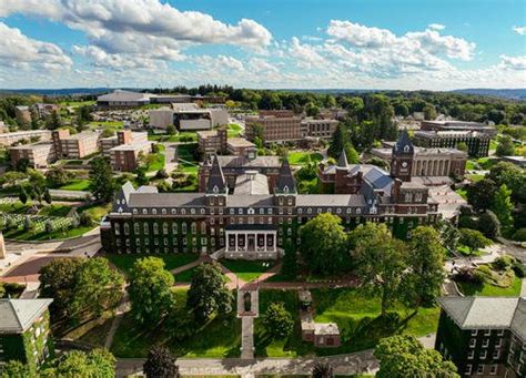Holy Cross Early Decision Acceptance Rate: Data and Trends