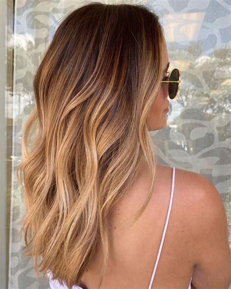 Honey Balayage Straight Hair: The Perfect Balance of Warm and Chic