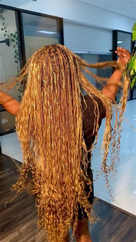 Honey Blonde Braiding Hair: The Perfect Mane for Goddesses