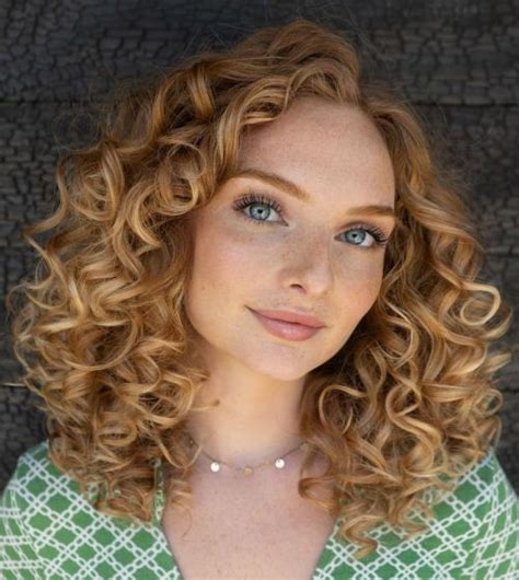 Honey Blonde Curly Hair: A 10,000-Word Guide to Achieving the Perfect Golden Locks