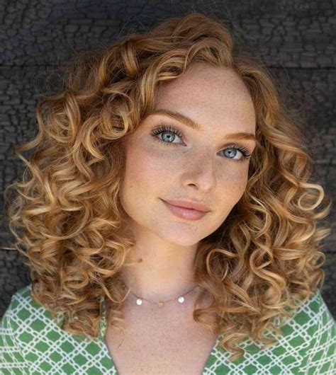 Honey Blonde Curly Hair: A Golden Crown for a Regal Look