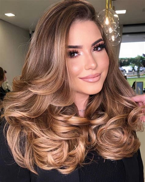 Honey Light Brown: The Ultimate Hair Color Guide for a Warm and Sun-Kissed Glow