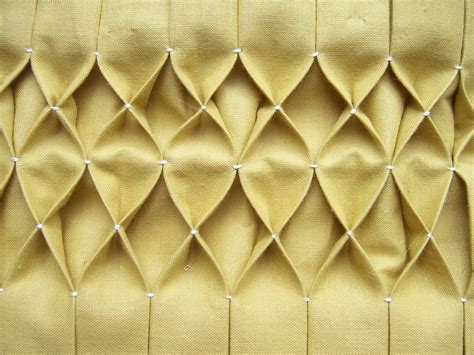 Honeycomb smocking: