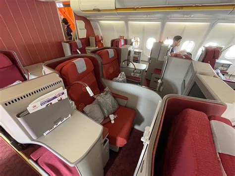 Hong Kong Airlines Business Class Experience: A Comprehensive 6,000-Mile Journey