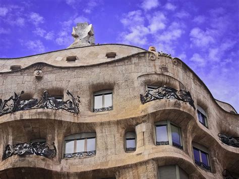 Hora Palau: An In-Depth Guide to Barcelona's Architectural Masterpiece