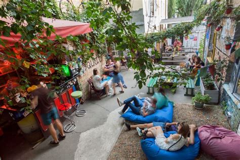 Hostels in Berlin: The Ultimate Guide to 15 Top-Rated Options for Budget Travelers