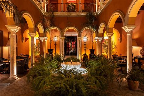 Hotel Boutique Casa Del Poeta: A Luxurious 4-Star Retreat for Discerning Travelers