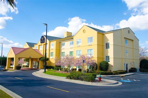 Hotels Close to Georgia Southern University