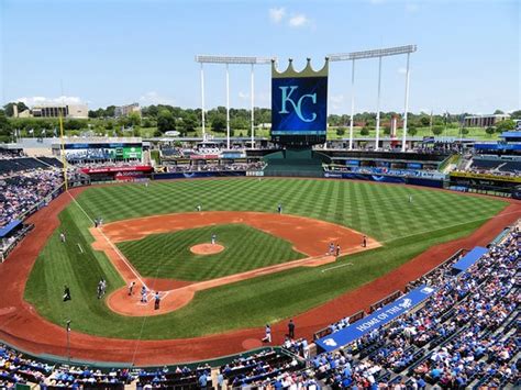 Hotels Near Royals Stadium: A Home Run for Baseball Fans