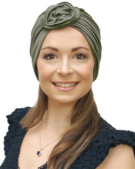 How Headbands Camouflage Thinning Hair