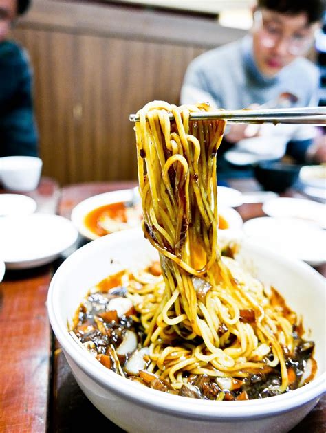 How Much is Jajangmyeon in South Korea: A Comprehensive Guide to Prices and Budget-Friendly Options