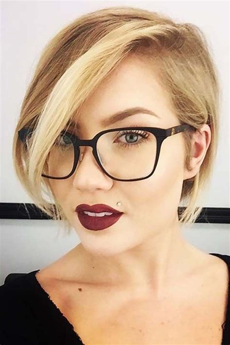 How to Choose Glasses for Short Hair and Round Faces