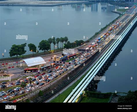 How to Cross the Singapore-Malaysia Border