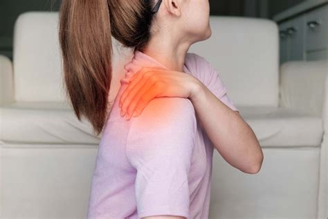 How to Cure Shoulder Blade Pain in 5 Simple Steps