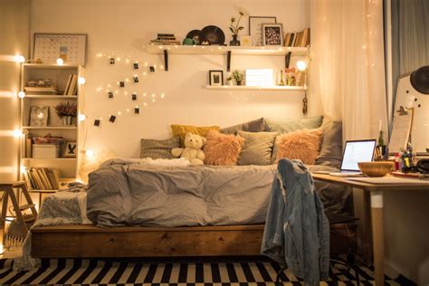 How to Decorate Your Dorm Room: A Comprehensive Guide to Creating a Cozy and Functional Space