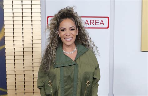 How to Elevate Your Career with Confidence and Conviction: Lessons from Sunny Hostin