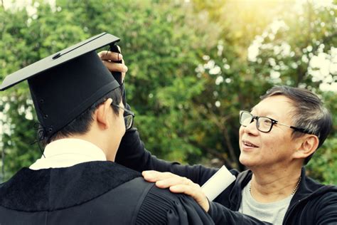 How to Make the Most of Taking Parents to Graduation