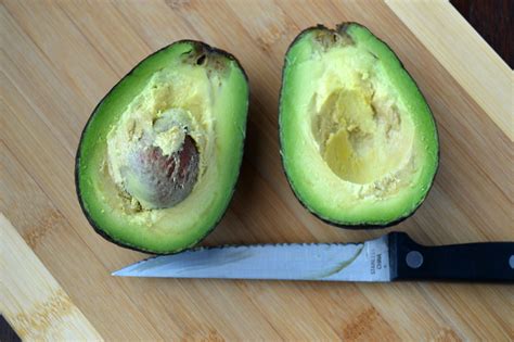 How to Select a Ripe Avocado in 10 Easy Steps