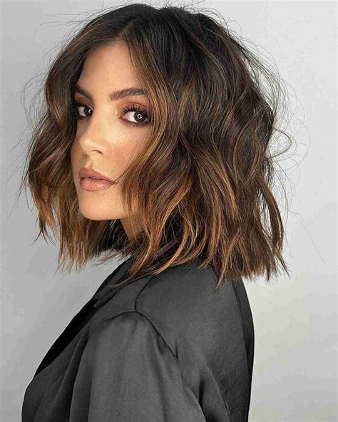 How to Style Short Lob Hair in 2025: A Comprehensive Guide