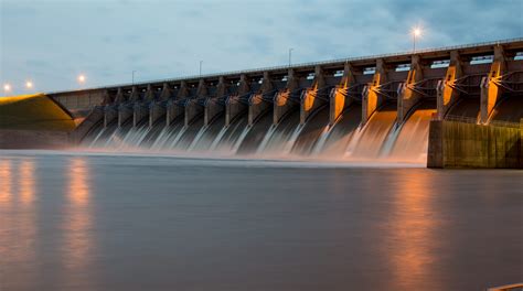 Hydroelectric dams: